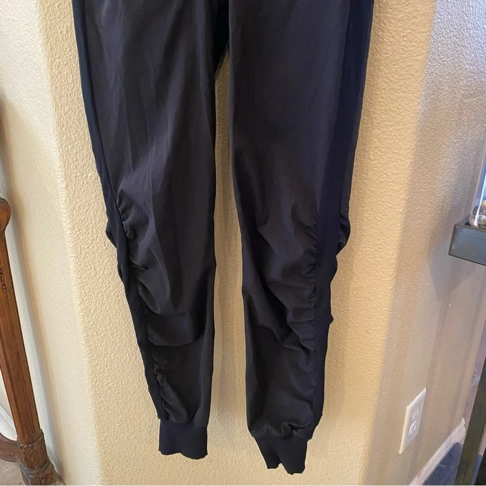 LULULEMON Women Black Athletic Pants Size 4